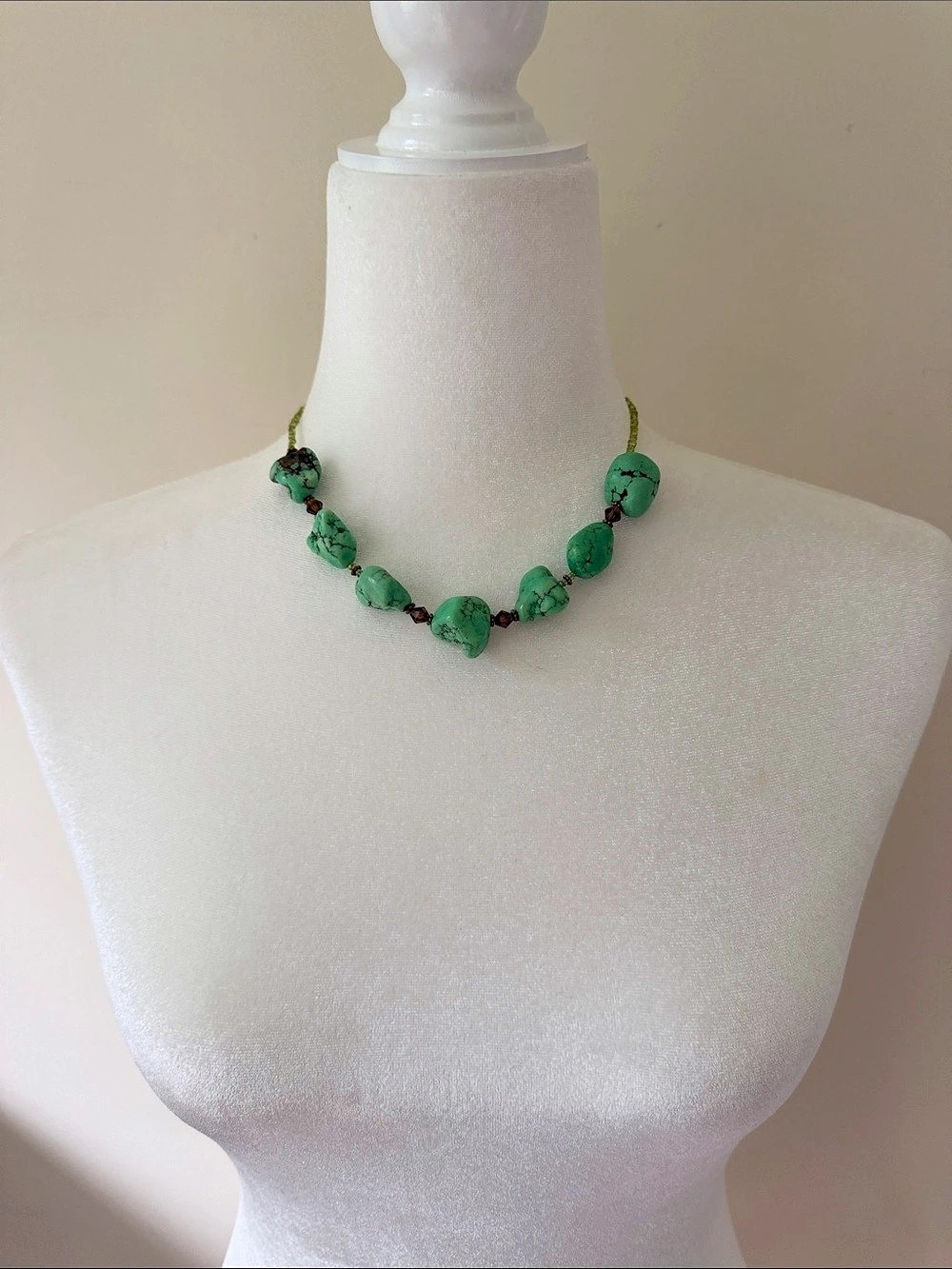Women’s Green Turquoise-Style Beaded Necklace